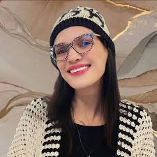 Rigamortis Tubeitus… or stiff watercolour syndrome? Open it up, and see  what's inside. (No @danielsmithproducts were harmed in the making of this  video… 😂). Stay tuned to see what happens next. #watercolor #