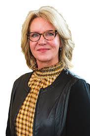 Cecilia Garrett's Instagram, Twitter & Facebook