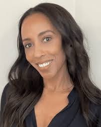 Angelique Warren's Instagram, Twitter & Facebook