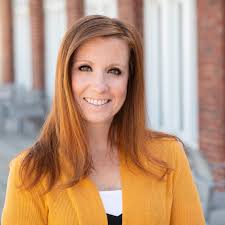 Angela Reams's Instagram, Twitter & Facebook