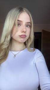 Cecilia Duron's Instagram, Twitter & Facebook