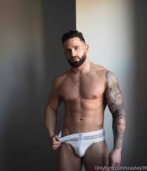 HES OKAY - KING TOMMY