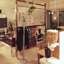 便利でおしゃれな部屋を作ろう ディアウォールの活用アイデアまとめ ディアウォール スタジオインテリア インテリア 収納