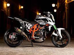 Duke 4k Wallpapers For Your Desktop Or Mobile Screen Free And Easy To Download Ktm Stunt Bike Ktm Duke