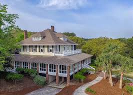 Jones' returned to daufuskie island in 2007 to restore the greens and sharpen the course's legacy as one of the best in the nation. Daufuskie Island Sc United States Mongin Room Haig Point