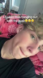 Hanging Out with Huzz