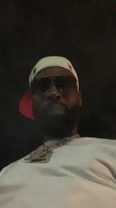 Sian Gillespie (@aliastheghost) • Instagram-Fotos und -Videos