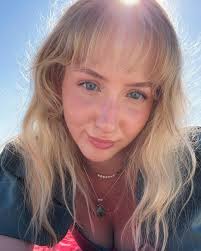 Had a stare down with a seagull and touched some sand🐚🌊🐡