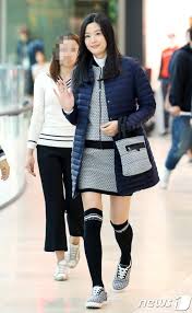 June 25, 2017 · jun ji hyun. Jun Ji Hyun 6 Months Pregnant And Glowing Korea Dispatch