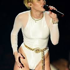 Owing to a combination of anatomical factors and the tightness of the fabric covering the area, the crotch and mons pubis may display a shape resembling the forefoot of a camel. Mileycyrus Camel Toe Just In Case You Wanted To See That Flickr