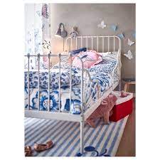 سرير مولود من ايكيا