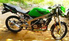 Ketiga desain stripingnya sama hanya berbeda warna nya saja. Modifikasi Ninja R Warna Hijau