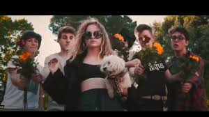 Måneskin, damiano e victoria sono guariti. Maneskin Il Bacio Di Damiano E Victoria The Kiss Youtube