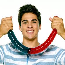 Business as usual, verzending binnen 24u. World S Largest Gummy Worm Cherry Blue Raspberry By Giant Gummy Bears Amazon De Grocery