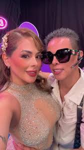 Gloria Landeros's Instagram, Twitter & Facebook