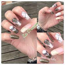 Tendance ongles en gel effet marbre blanc et noir motifs géométrique couleur de base gruse glitter argent nail art hiver. Ongles En Gel Kaki Rose Poudre Nacre Dessins Mains Nails Design Ongle Gel Kaki Ongles Jolis Ongles