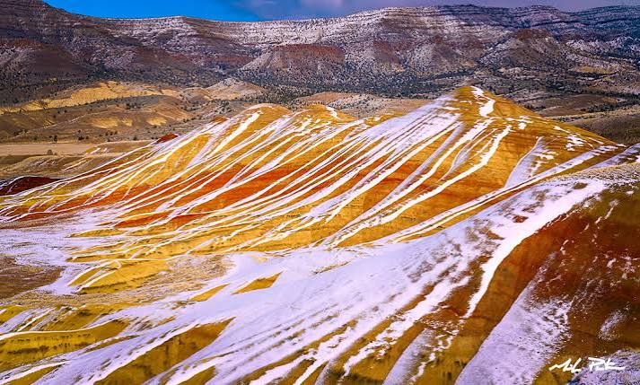 Painted Hills in Winter - Mike Putnam Photography