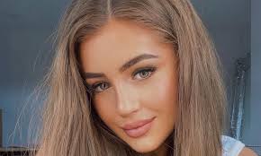 Love island 2018 newcomer, georgia steel, will certainly win over the hearts of her fellow contestants in. Georgia Steel Is Shamed Over Her Scandalous Photos Love Island Star Removed Her Bikini Top While In Dubai With Friend Joanna Chimonides Us Daily Report