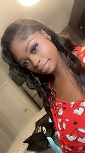 Laura Meixner's Instagram, Twitter & Facebook