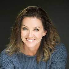 VIVA la DIVA: Danielle Everett