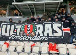 Served on a bed of red cabbage with your choice of white rice or mashed potatoes. Ultrassnl On Twitter Foto S 3 Cracovia Krakow Wisla Krakow Gisteravond 03 03 20 Delegatie Ultras Amsterdam Aanwezig Cracovia Krakow Ultrassnl Ultras Football Ultrasamsterdam Ultrassnl Football Ajax Https T Co Byfswxcyrg