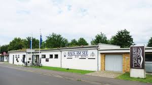 Erfahren sie die einzigartigkeit der besonderen atmosphäre und der lage, kommen sie zum genießen und träumen, inmitten einer schönen landschaft. Haus Am See Im Gastro Test Grosskrotzenburg