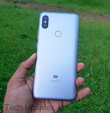 Both during incoming and outgoing phone calls my phone would display a padlock symbol and a message reading double tap to unlock. this would overlay the call information screen behind. Xiaomi Redmi Y2 Tips Tricks Pros Cons Tech Updates