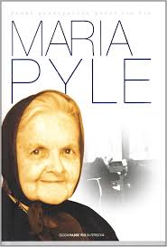 Maria Pyle's Instagram, Twitter & Facebook