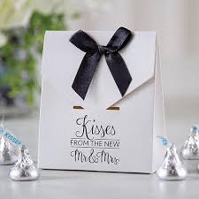 Wedding favors can range anything from sugared almonds or candy to more expensive things such as shot glasses. 1v 8bxoiepkqwm