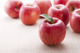 Buah apel fuji juga mempunyai manfaat yang sangatlah luar biasa, manfaatnya dalam menangani permasalahan kesehatan lantaran mempunyai kandungan antioksidan yang sangatlah tinggi. Khasiat Buah Apel Yang Cocok Untuk 6 Penyakit Ini