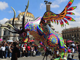 Pedro linares destacó por dedicarse a la cartonería, experto en la realización de diversas figuras que confeccionaba y producía para personalidades de la talla de diego rivera y frida kahlo. Alebrijes La Oscura Historia Que Nunca Te Contaron Neomexicanismos