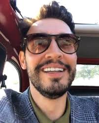 Şimdilik araftayım firardayım hatta...... hahahaha devamını unuttum 🤣🤣🤣  , •, •, •, #araftayım #firardayim #unuttum #hahaha #fiat500 #rüzgar #araba  #gunes