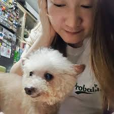 真。躺著吃😂😂