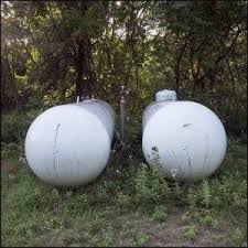 A gallon of liquid propane gas (lpg) weighs 4.23 lbs (source:wikipedia & yahoo!answers). Weight Of 500 Gallon Propane Tank What Things Weigh