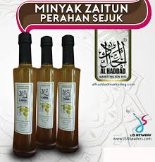 Tapi yang akan saya bahas disini adalah manfaat minyak zaitun untuk rambut, serta cara menggunakannya yang benar untuk rambut ikal,kering, mengembang dan bercabang. Stokis Al Haddad Marketing Ipoh Khasiat Kegunaan Minyak Zaitun Perahan Sejuk