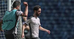 Milan is seeking to sign bernardo silva on loan for two seasons for 15 million pounds, before paying another 30 million to complete the deal permanently. Man City Star Bernardo Silva Rejects Arsenal Still Desperate For Transfer