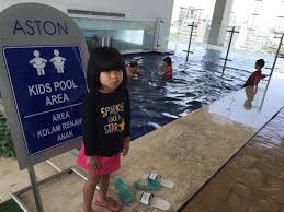Fasilitas Kolam Renang Cukup Bagus Berkunjung Kesini Harus Menyiapkan Baju Renang Sendiri Tdk Picture Of Aston Makassar Hotel Convention Center Tripadvisor