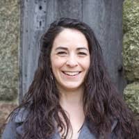 Hilary Davis's Instagram, Twitter & Facebook