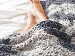 Eine fotografin aus münchen sucht auf einer griechischen insel nach einem neuen modell für die titelseite ihrer zeitschrift und erlebt allerlei abenteuer. Gemutliche Decke Hakeln Wunderweib