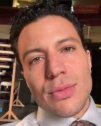 El actor dominicano Ramses Jimenez, quién forma parte de la serie  @nbclincolnrhyme, muestra un video desde el Set de rodaje. 👀🎬🎥, ., .,  👀✊