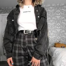 Oct 29, 2020 · flannel pajama pants and a crop top are an easy and casual flannel outfit idea that you can wear around your home, chilling with family, or lounging with pals. Grunge Outfit Inspiration For Every Season