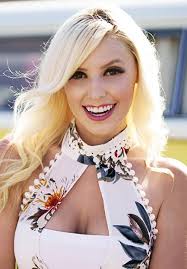 Jennifer Barlow's Instagram, Twitter & Facebook