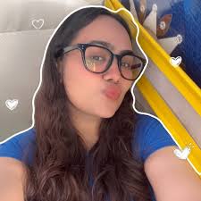 Hello, I'm Denishia and I'd love to learn more about your project goals 😊  ➡️ www.macondesigns.com/portfolio