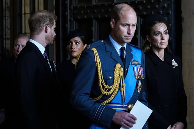 Prince William warning on Harry's UK return - with fresh battle on horizon  - The Mirror