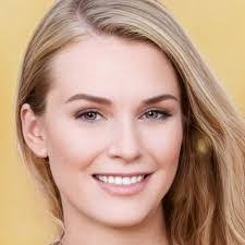 Selina Bates's Instagram, Twitter & Facebook