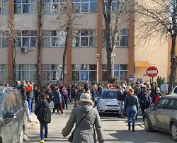 Joi, 20 decembrie 2018, 08:17 elevii și preșcolarii intră, de vineri, în vacanța de iarnă care, anul acesta, vine cu surprize. Structura Anului È™colar 2021 2022 Primul Semestru Scurt PanÄƒ La VacanÈ›a De IarnÄƒ Hotnews Mobile