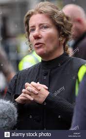 Speaking to host chris evans on his radio 2 breakfast show this morning emma. Den Film Gesetzt Emma Thompson Als Nanny Mcphee Und Der Big Bang Portland Place London 19 07 09 16 Bilder Kredit Bild C Jack Ludlam Stockfotografie Alamy