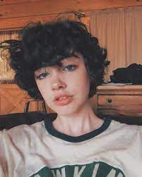 Pin Auf Kurze Lockige Frisuren Hair Styles Short Curly Hair Curly Hair Styles