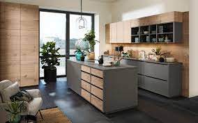 Grey kitchen cabinets wood worktop ukg. Grey Kitchen Island With Wood Features Nolte Kuechen Com