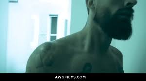 Homeless dudes lucky day with a gay home owner - XNXX.COM